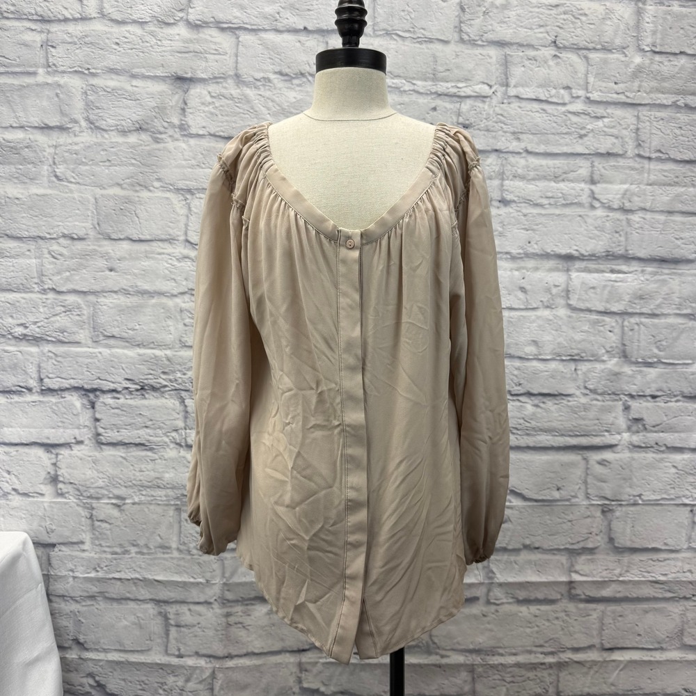 Gold Hawk Blouse Womens SM Beige Silk Excellent Gathered Scoop Neck Long Sleeve